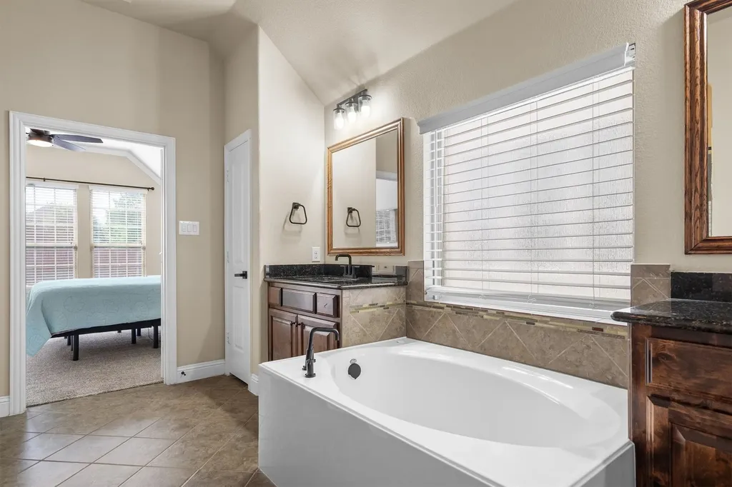 604 Satinwood Lane Euless TX 76039