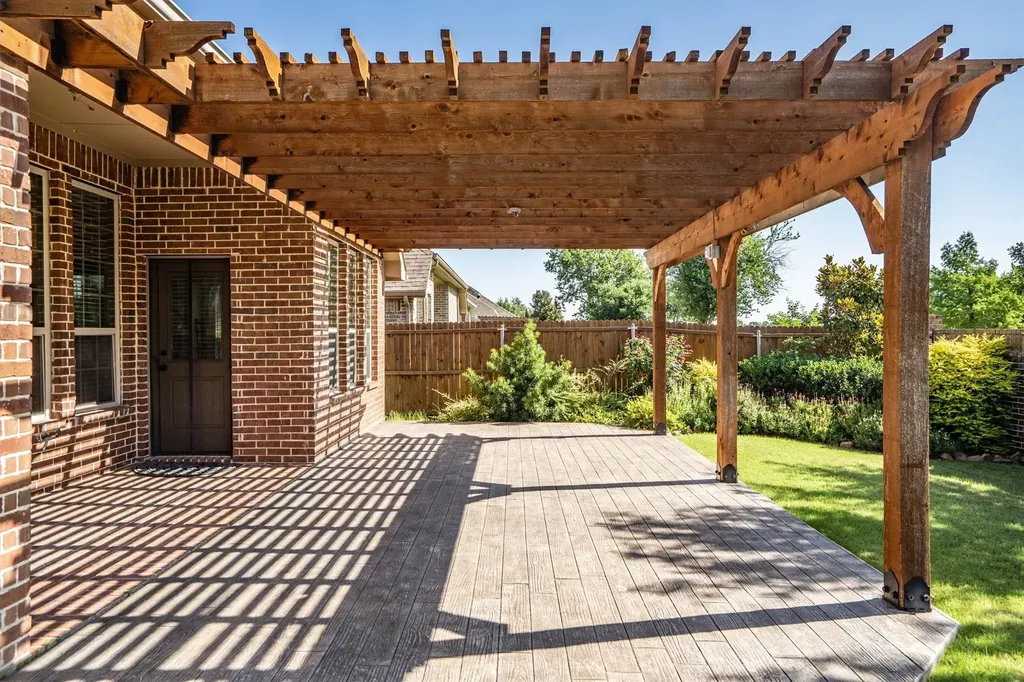 604 Satinwood Lane Euless TX 76039