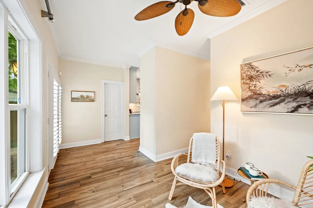 1119 N Winnetka Avenue Dallas TX 75208