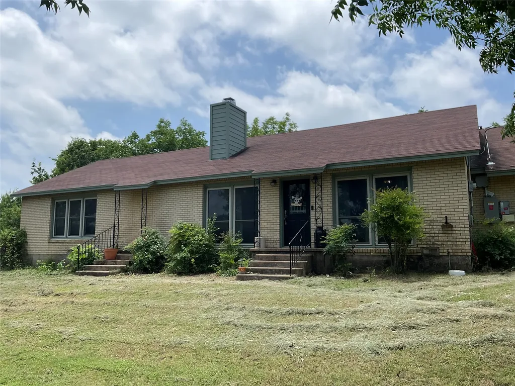 508 N 1st Street Cranfills Gap TX 76637