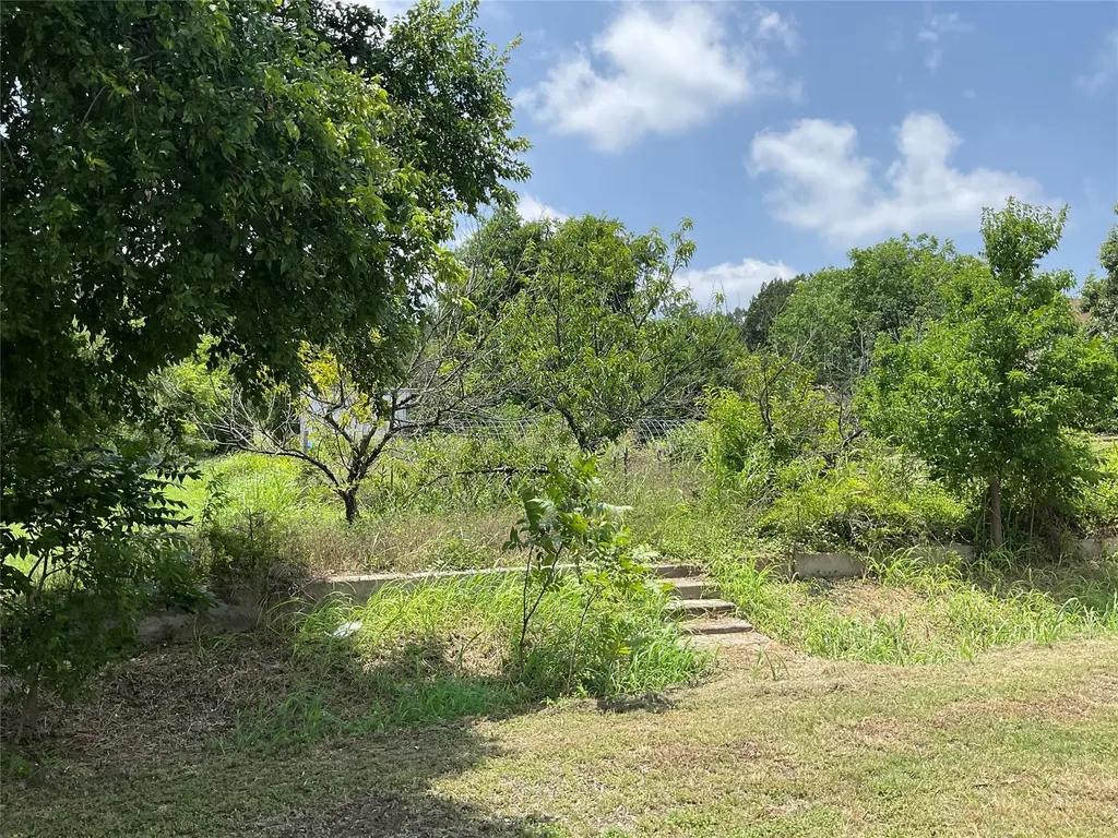 508 N 1st Street Cranfills Gap TX 76637