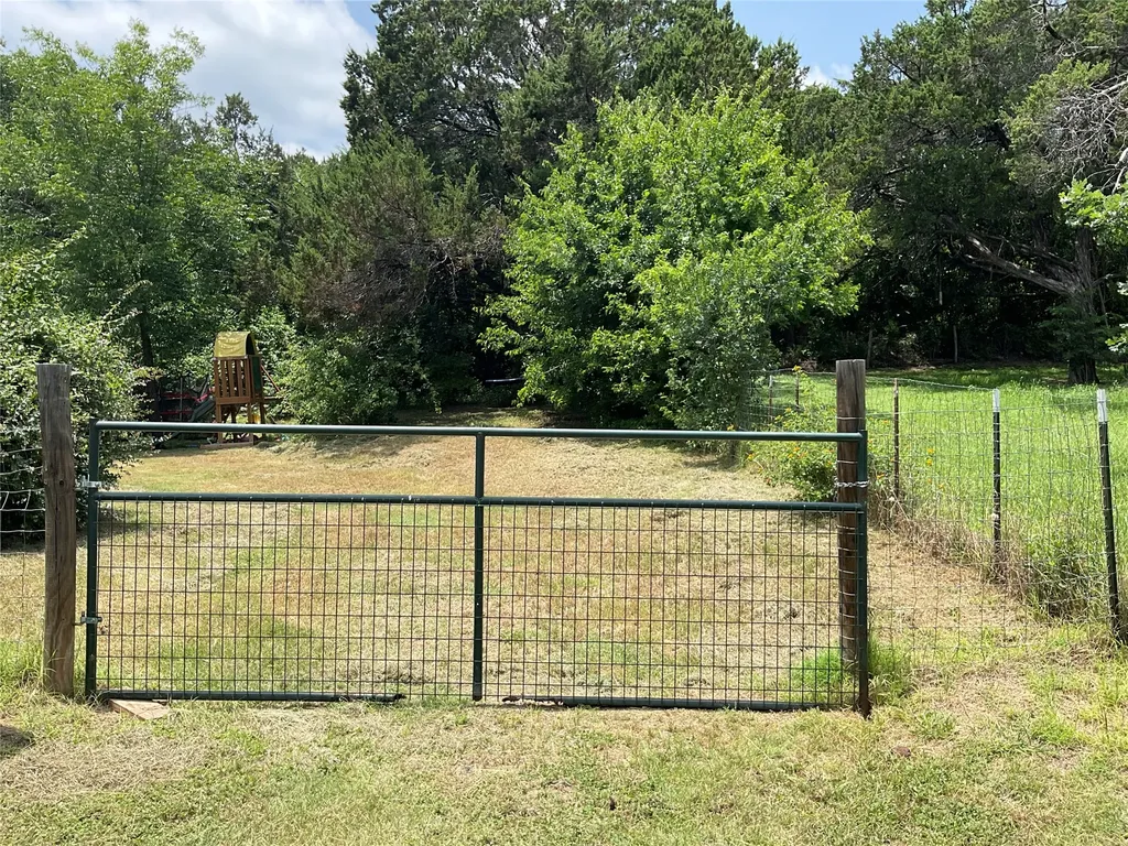 508 N 1st Street Cranfills Gap TX 76637