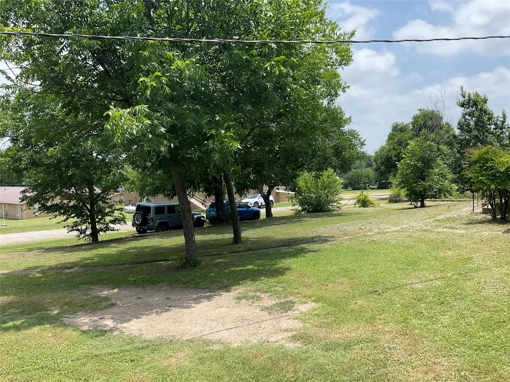 508 N 1st Street Cranfills Gap TX 76637
