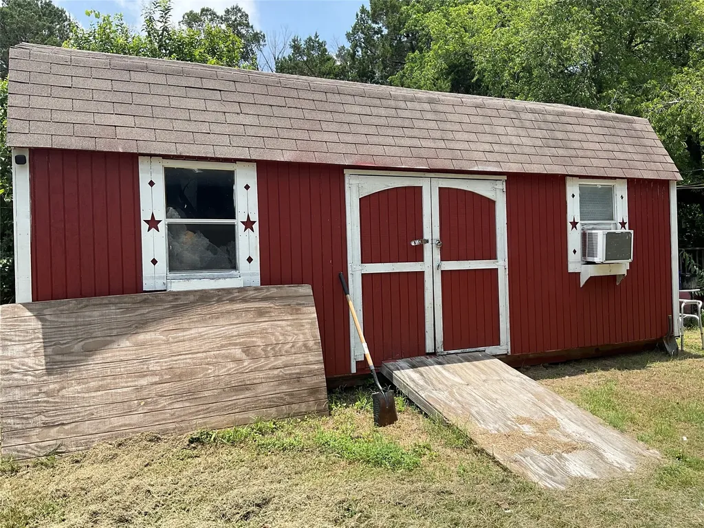 508 N 1st Street Cranfills Gap TX 76637