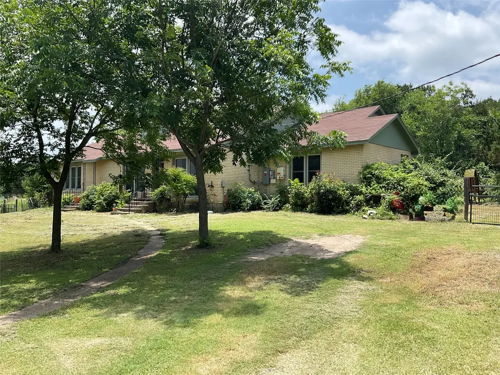 508 N 1st Street Cranfills Gap TX 76637