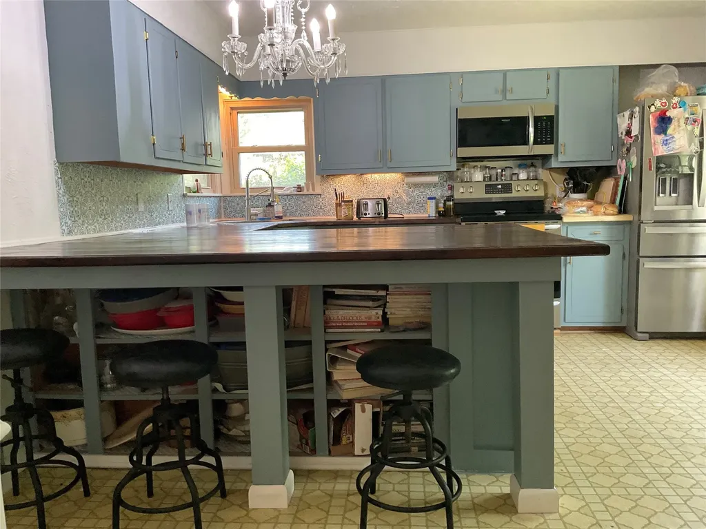 508 N 1st Street Cranfills Gap TX 76637