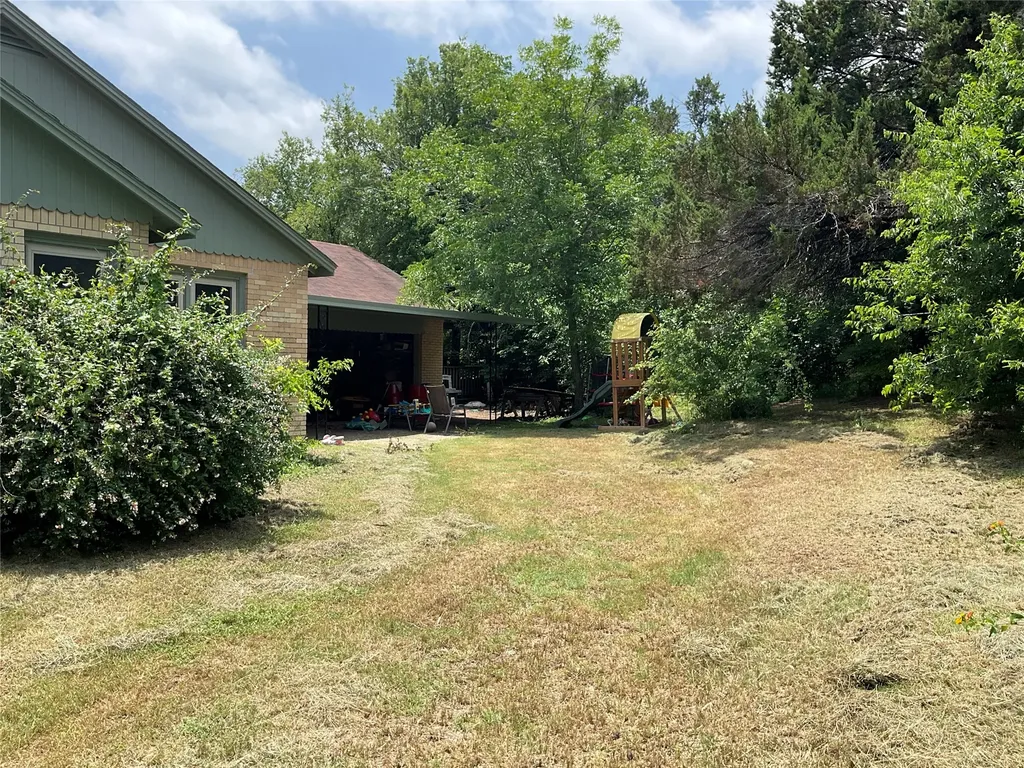 508 N 1st Street Cranfills Gap TX 76637