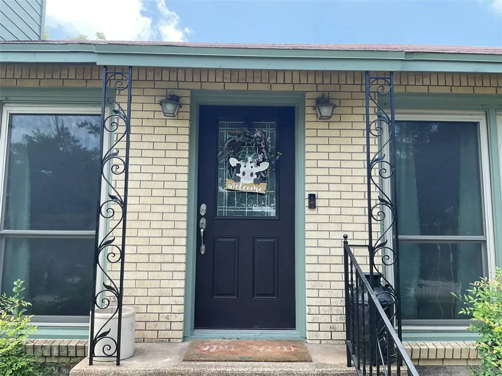 508 N 1st Street Cranfills Gap TX 76637