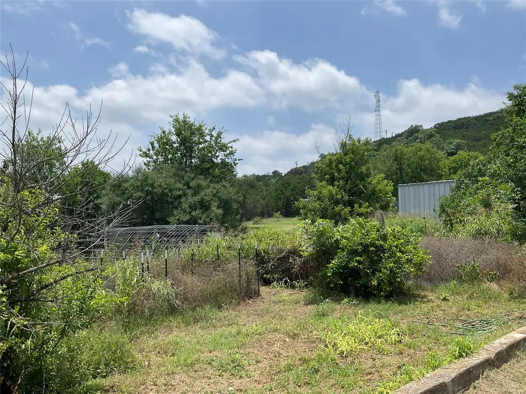 508 N 1st Street Cranfills Gap TX 76637