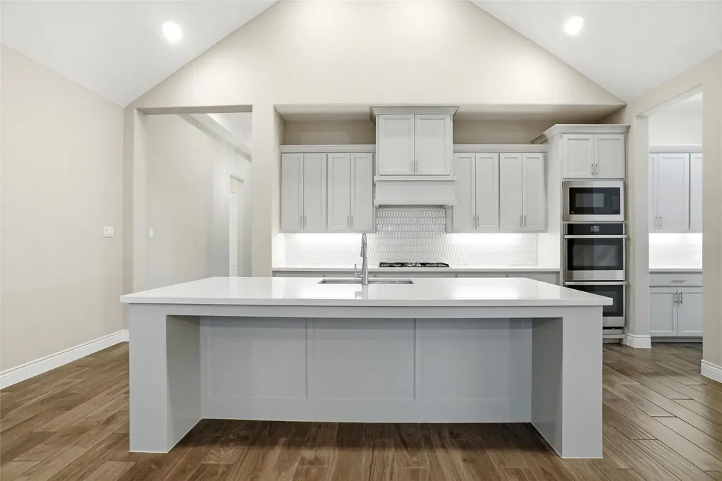 1001 Myers Park Trail Roanoke TX 76262