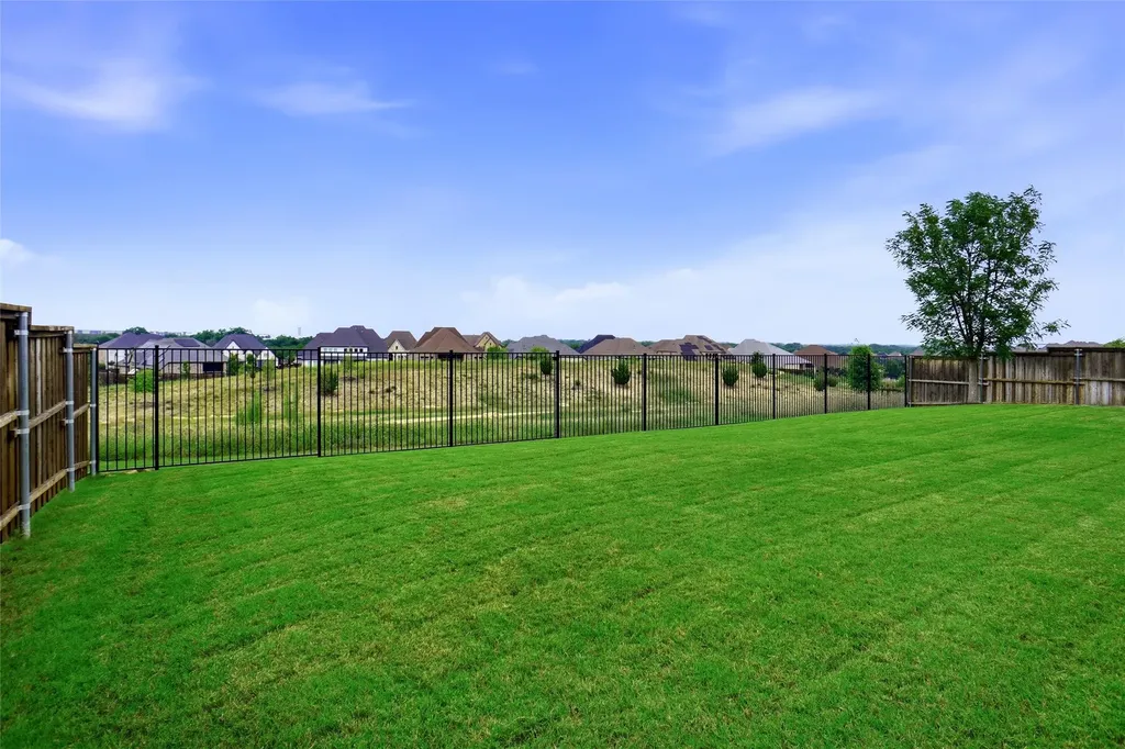 1001 Myers Park Trail Roanoke TX 76262