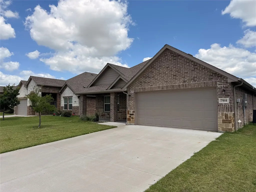 704 Hardaway Drive Greenville TX 75402