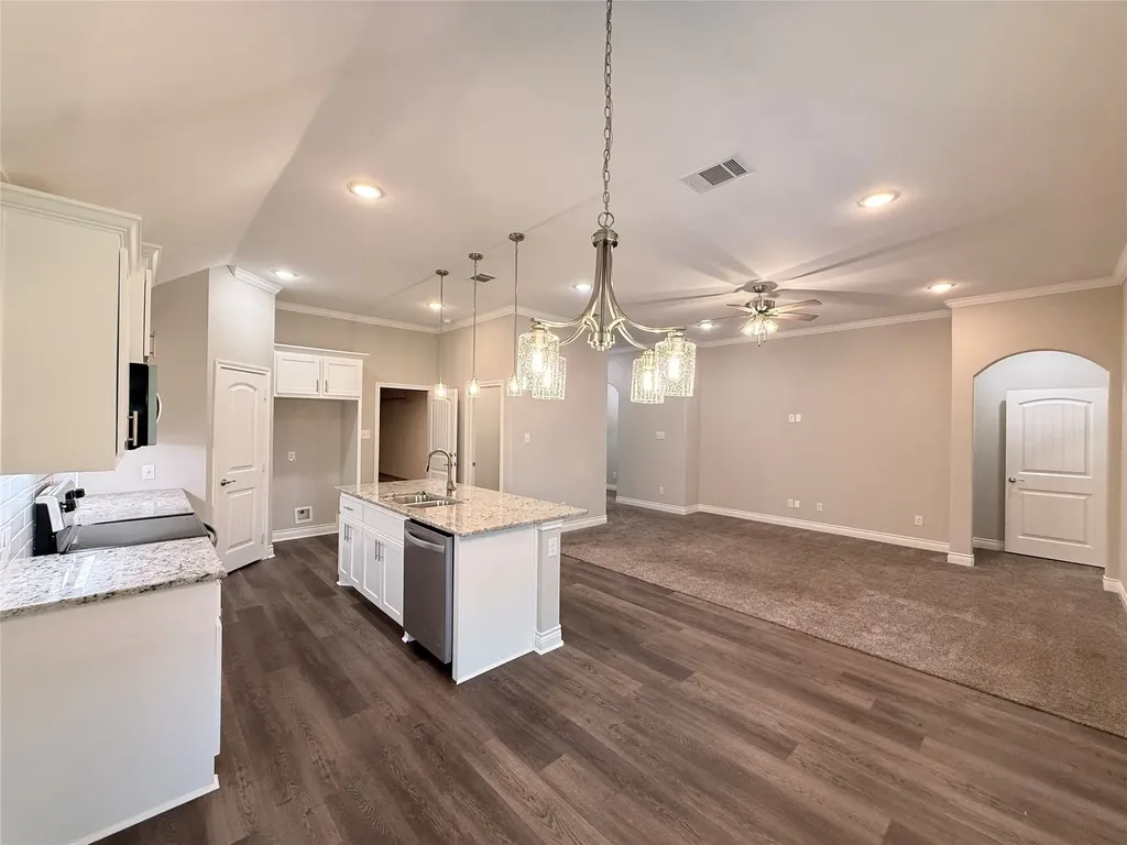 704 Hardaway Drive Greenville TX 75402