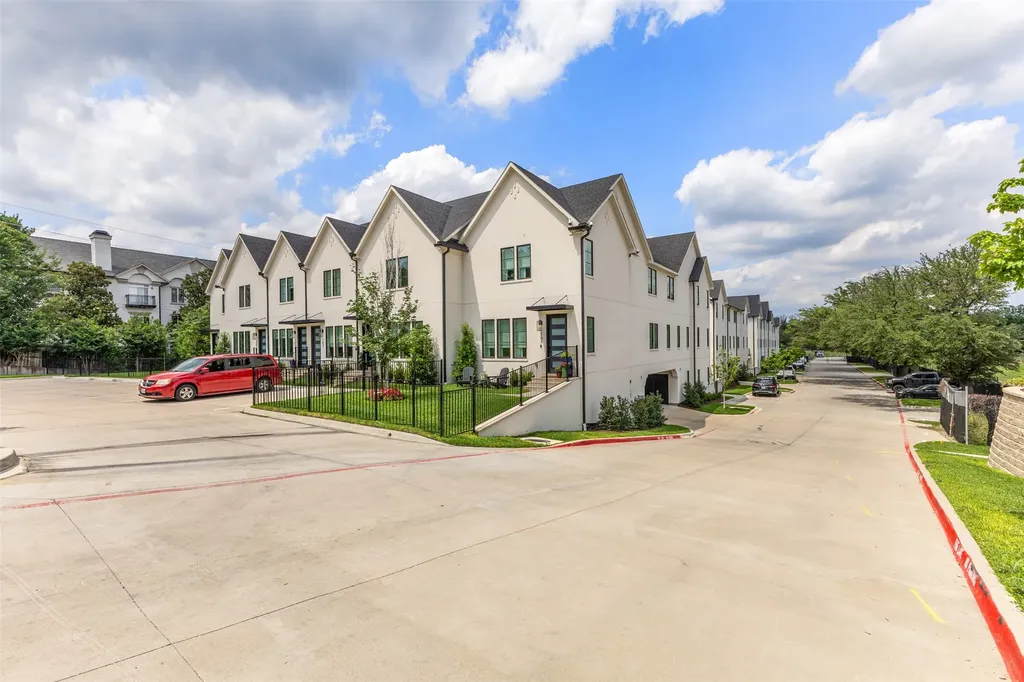 7207 Gaston Avenue Dallas TX 75214