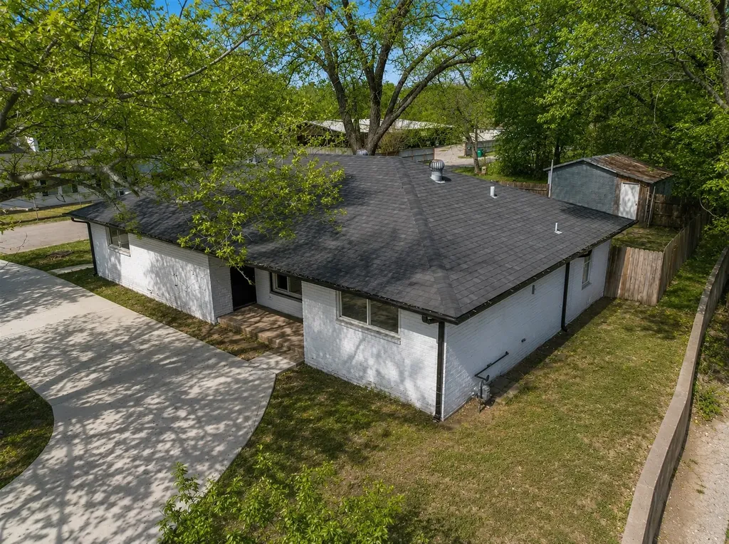 600 N Mill Street Bowie TX 76230
