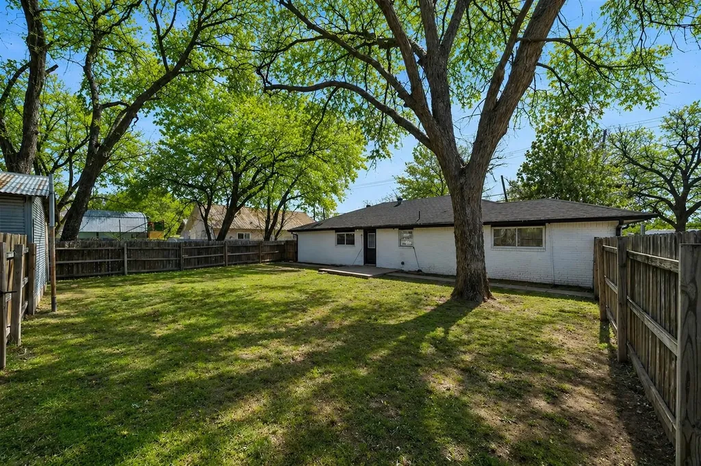 600 N Mill Street Bowie TX 76230