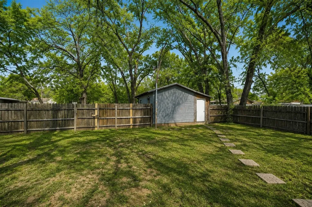 600 N Mill Street Bowie TX 76230