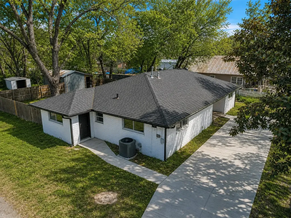 600 N Mill Street Bowie TX 76230