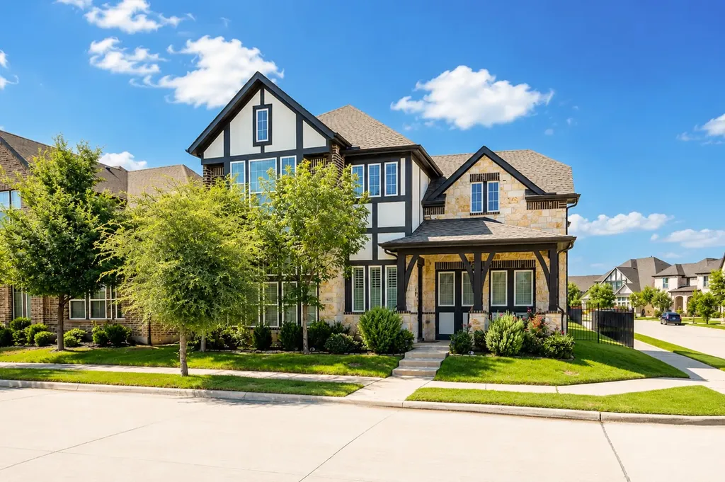 1571 Amesbury Way Farmers Branch TX 75234