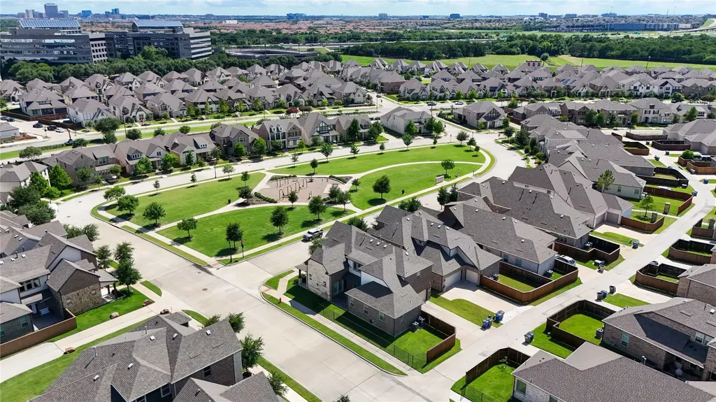 1571 Amesbury Way Farmers Branch TX 75234