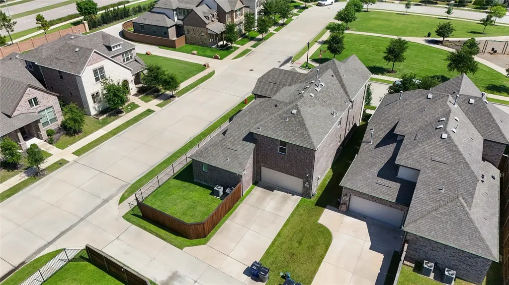 1571 Amesbury Way Farmers Branch TX 75234