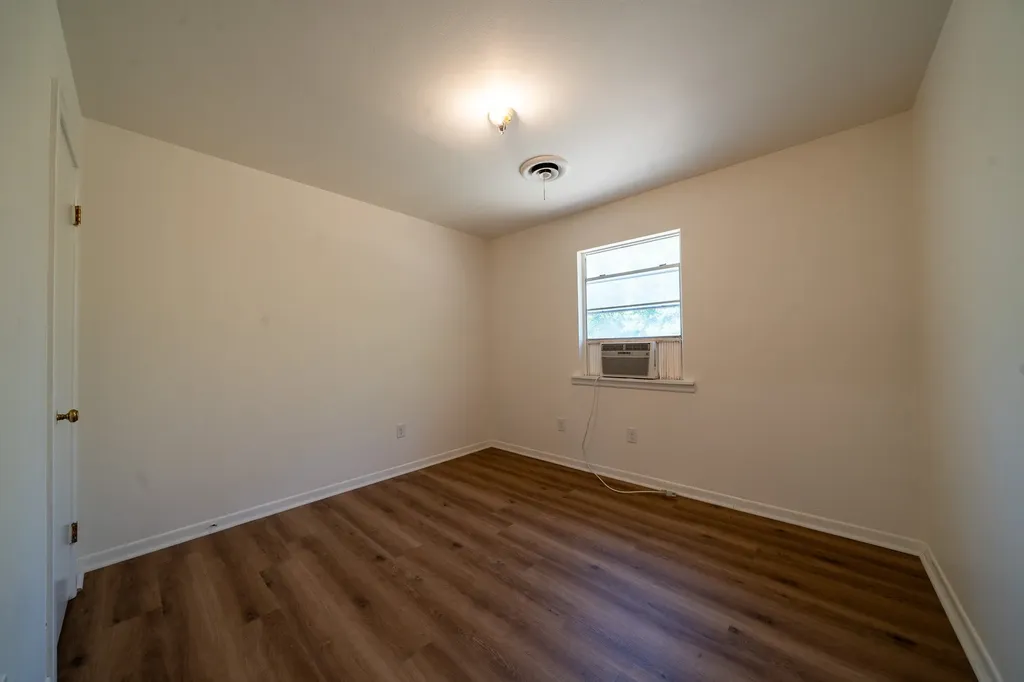 907 E Hamilton Street Stamford TX 79553