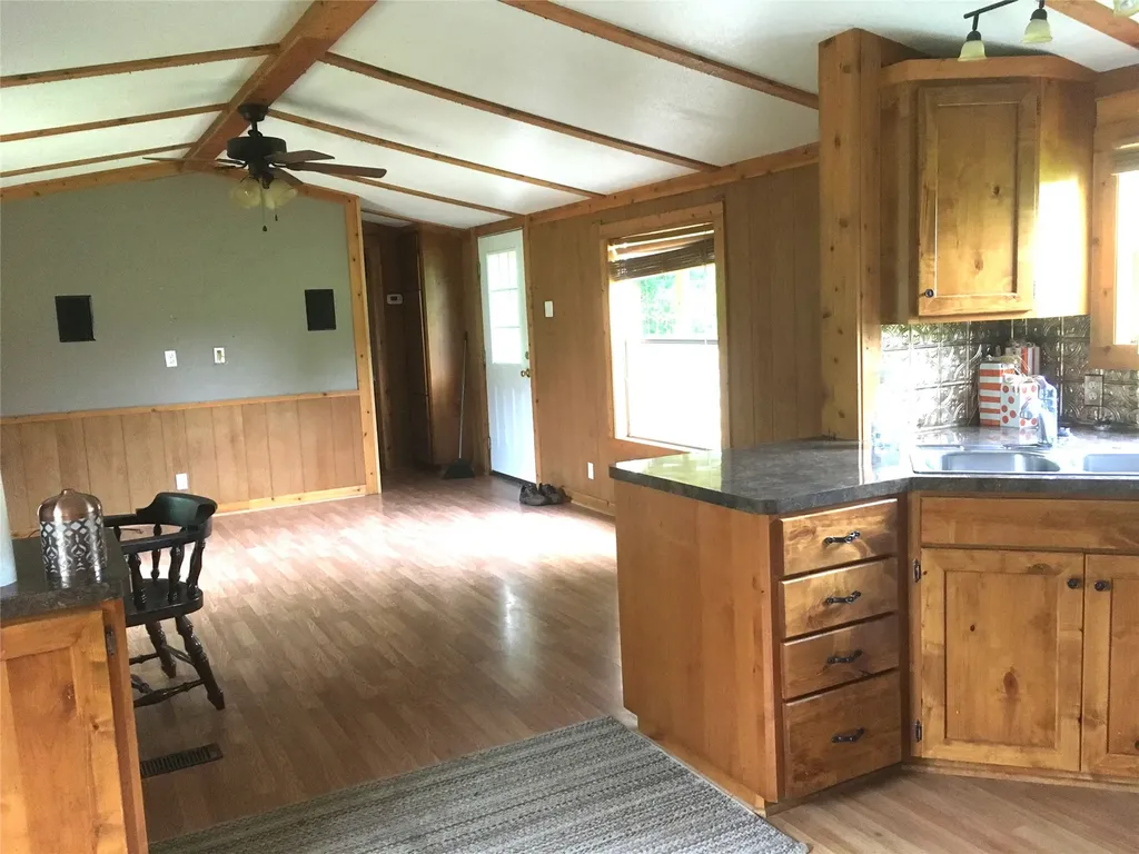1140 Cr 1712 Grand Saline TX 75140