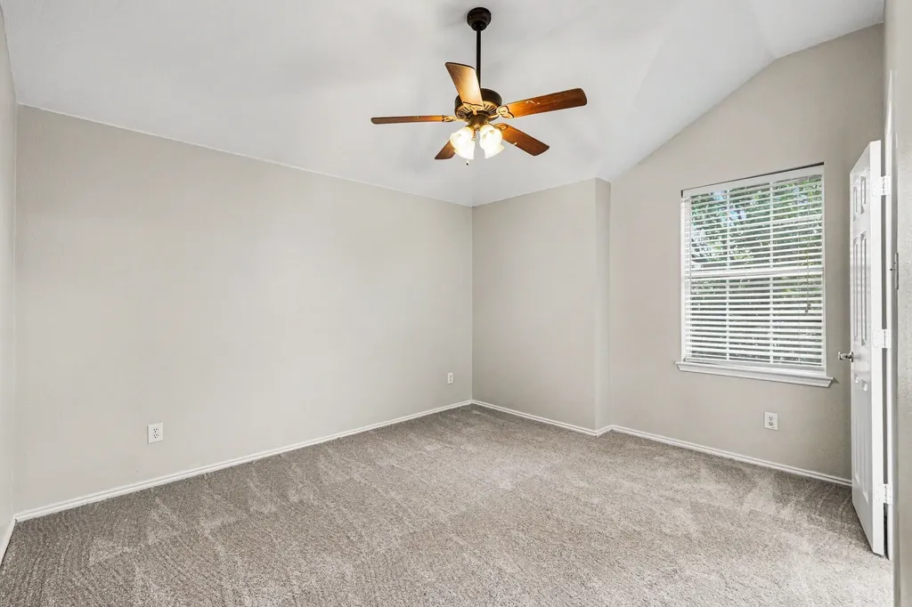 1612 Cardinal Way Aubrey TX 76227