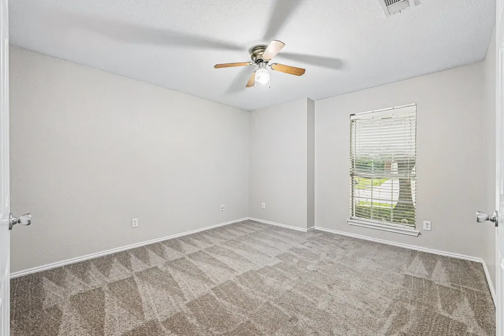 1612 Cardinal Way Aubrey TX 76227