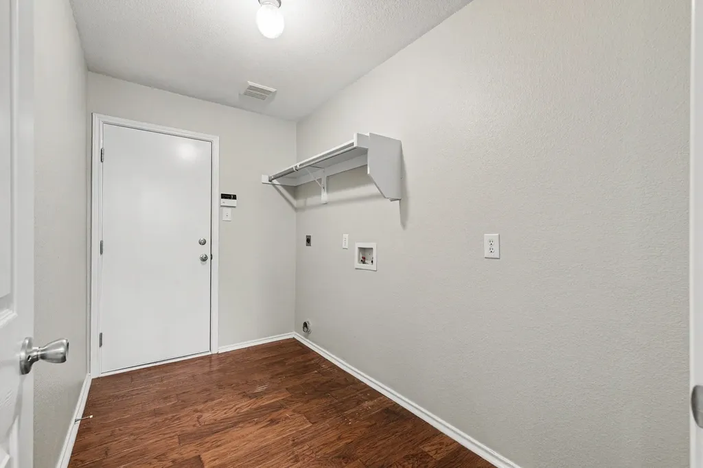 1612 Cardinal Way Aubrey TX 76227