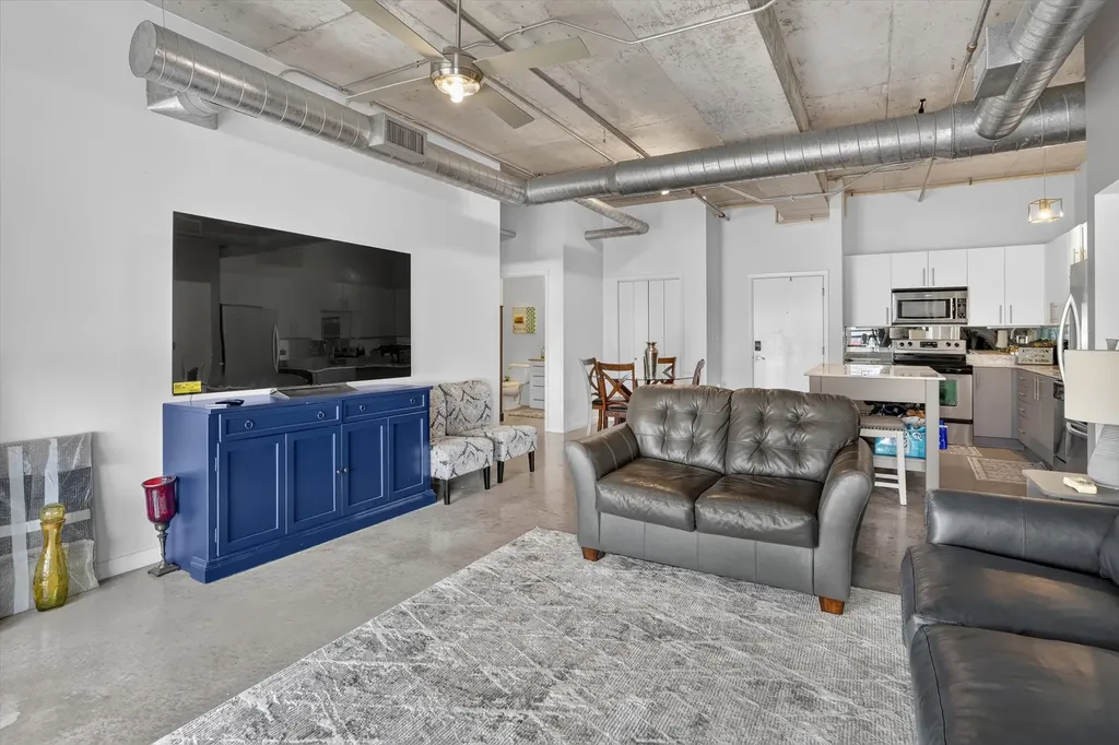 1001 Belleview Street Dallas TX 75215