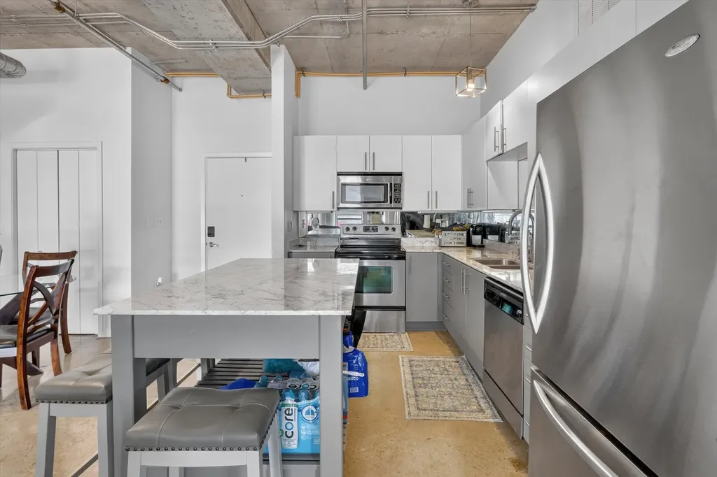 1001 Belleview Street Dallas TX 75215