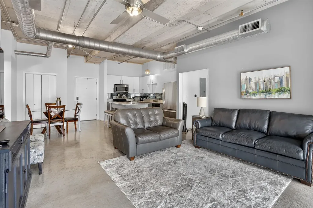 1001 Belleview Street Dallas TX 75215