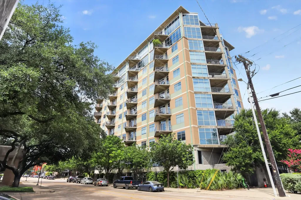 1001 Belleview Street Dallas TX 75215