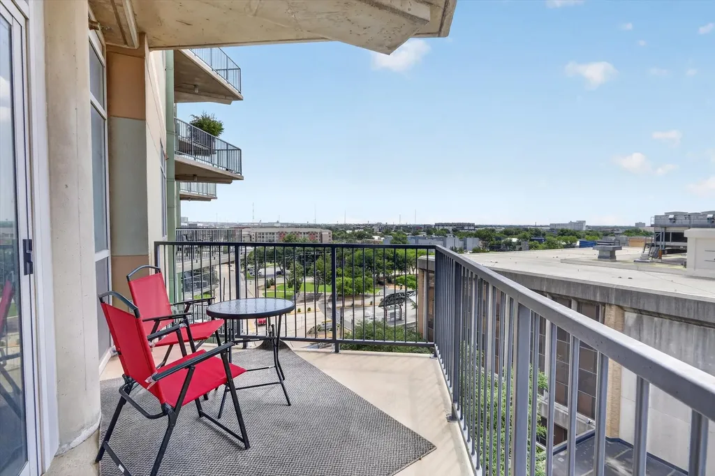 1001 Belleview Street Dallas TX 75215