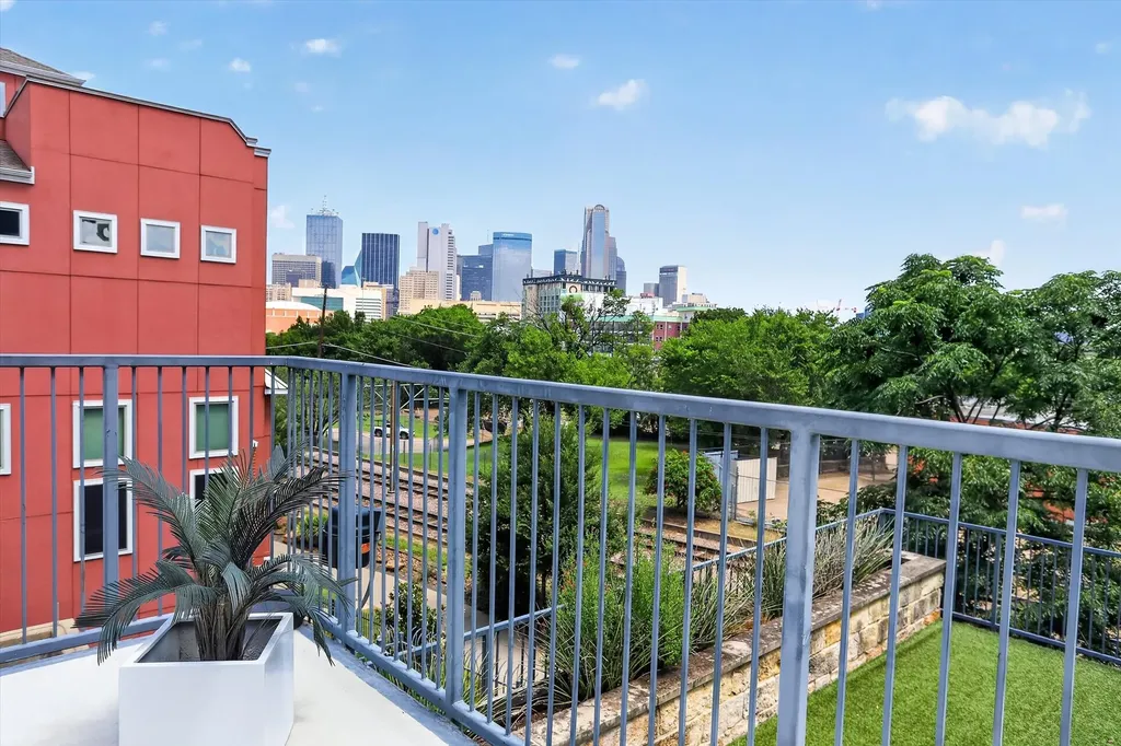 1001 Belleview Street Dallas TX 75215
