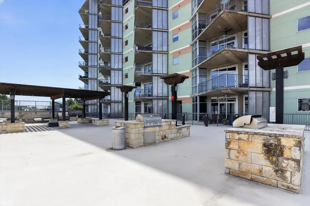 1001 Belleview Street Dallas TX 75215