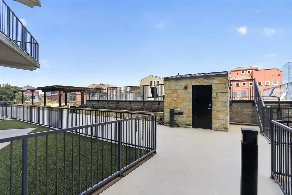 1001 Belleview Street Dallas TX 75215