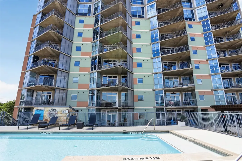 1001 Belleview Street Dallas TX 75215