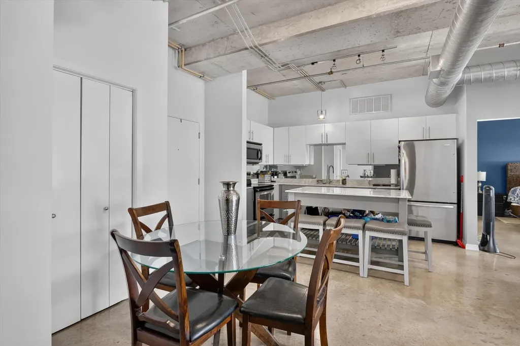 1001 Belleview Street Dallas TX 75215