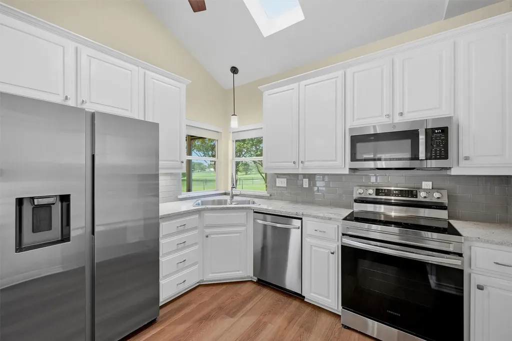 303 Kiowa Drive W Lake Kiowa TX 76240