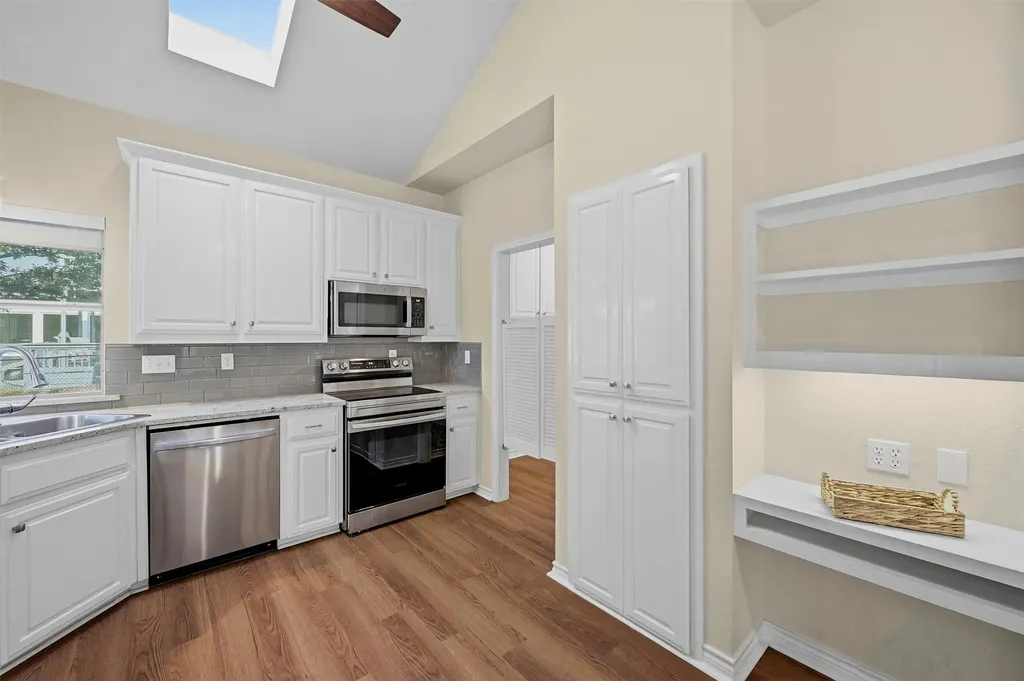 303 Kiowa Drive W Lake Kiowa TX 76240