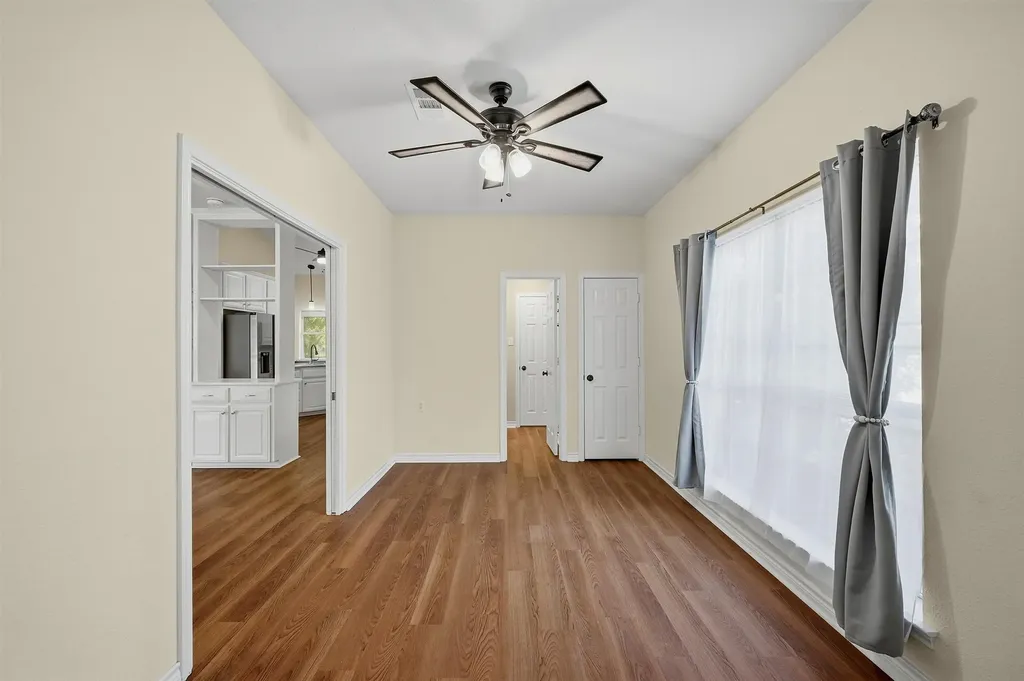 303 Kiowa Drive W Lake Kiowa TX 76240