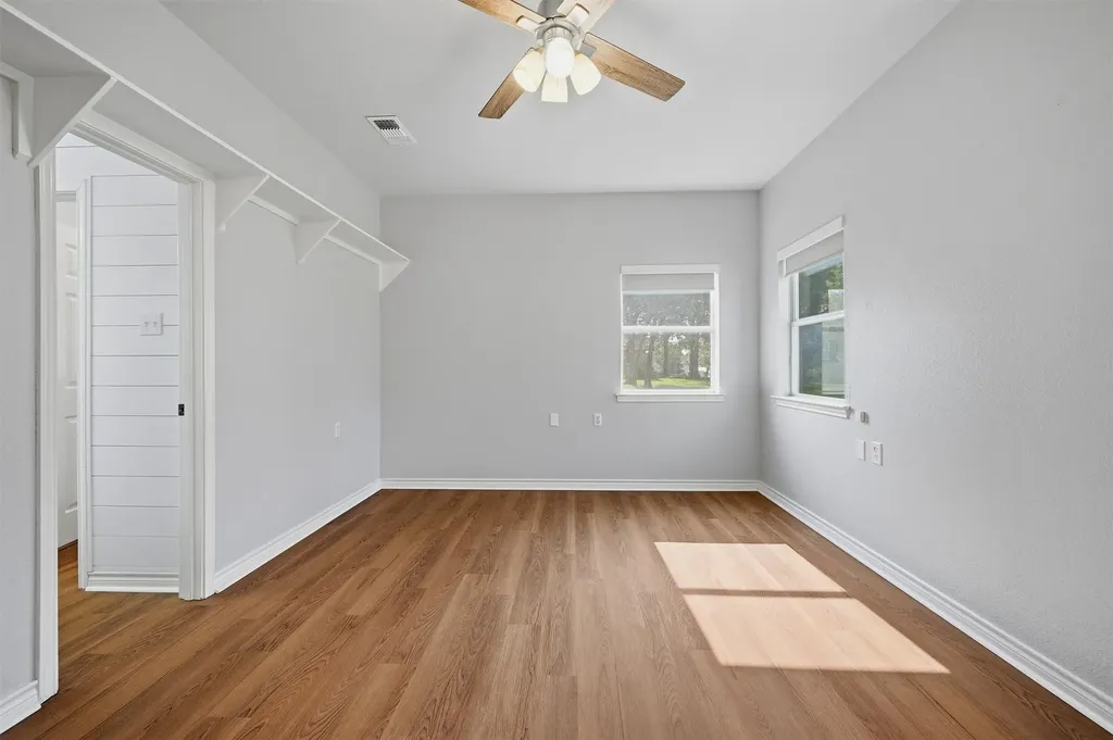 303 Kiowa Drive W Lake Kiowa TX 76240