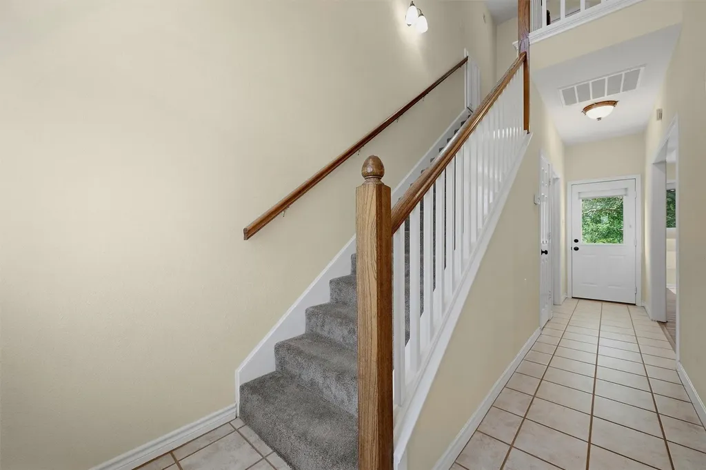 303 Kiowa Drive W Lake Kiowa TX 76240