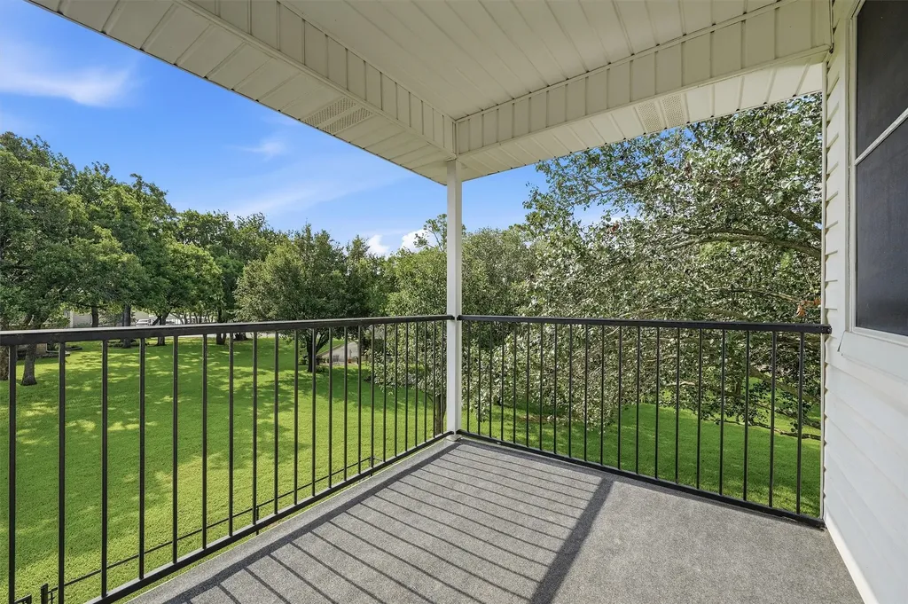 303 Kiowa Drive W Lake Kiowa TX 76240