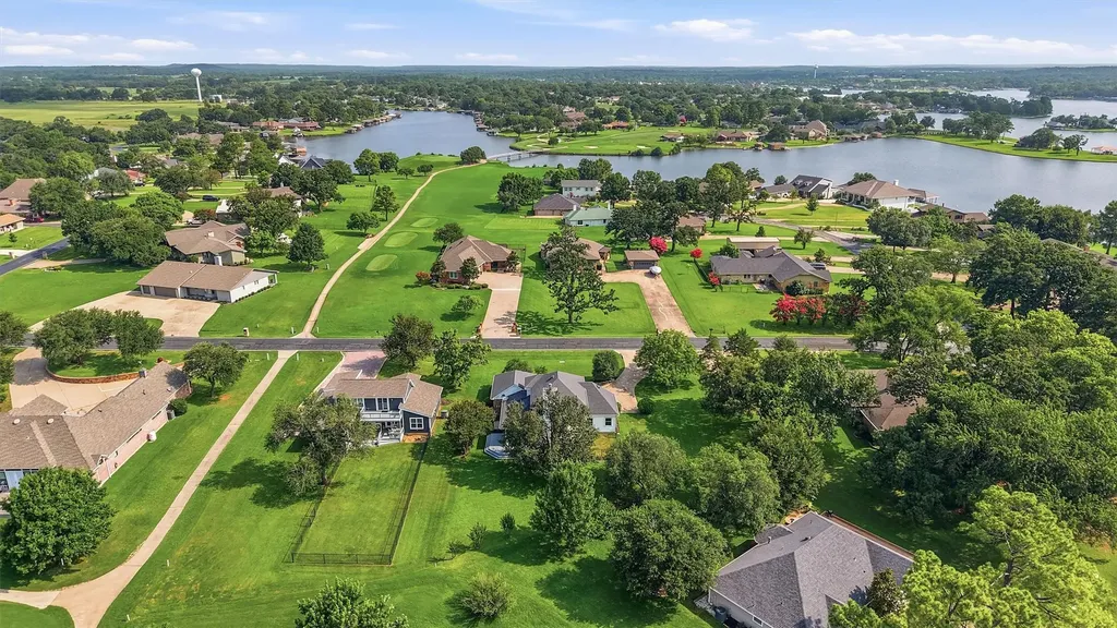 303 Kiowa Drive W Lake Kiowa TX 76240