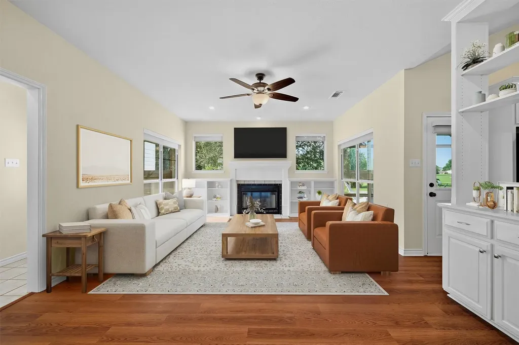 303 Kiowa Drive W Lake Kiowa TX 76240