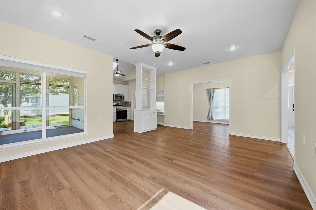 303 Kiowa Drive W Lake Kiowa TX 76240