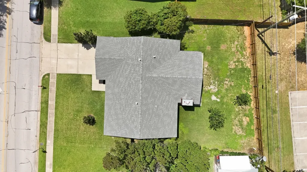 1909 Schumac Lane Bedford TX 76022